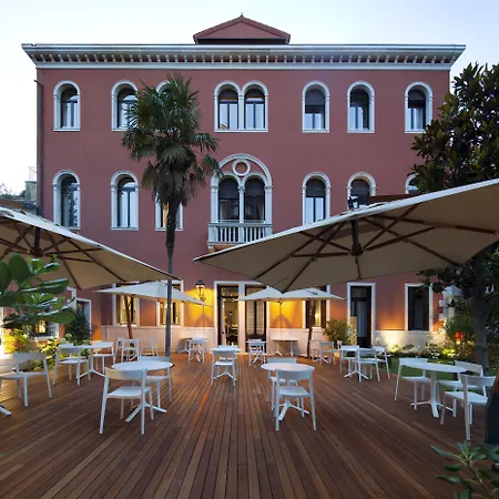 ホテル Palazzo Barocci 4*