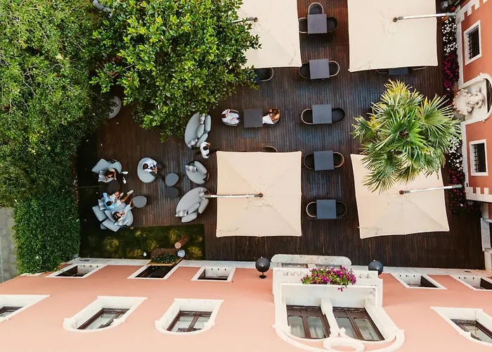 Palazzo Barocci ホテル