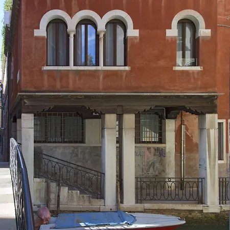 Palazzo Barocci מלון 4*