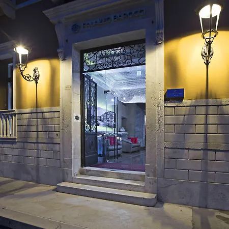 Palazzo Barocci מלון 4*