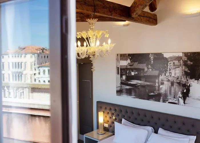 מלון Palazzo Barocci 4*