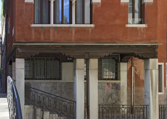 Palazzo Barocci מלון 4*